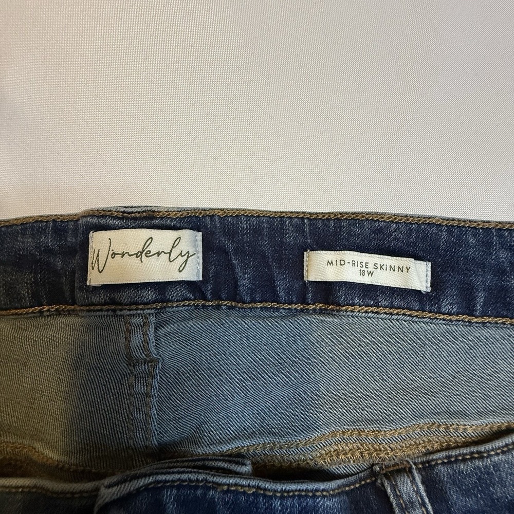 ✨Wonderly Jeans Womens 18W Mid-Rise Skinny Slim Leg Denim Trendy Fitted Plus # - Picture 6 of 10